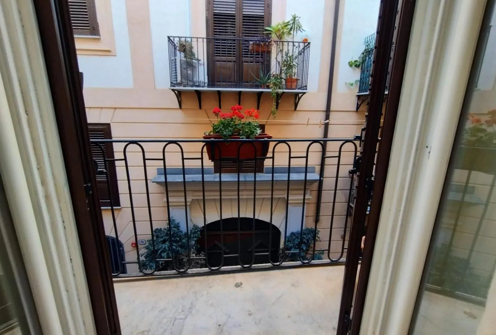 Domus Vetriera Apartment Palermo