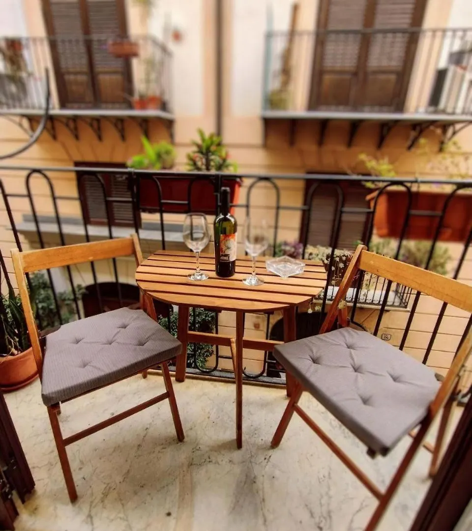 Domus Vetriera Apartment Palermo 0*,